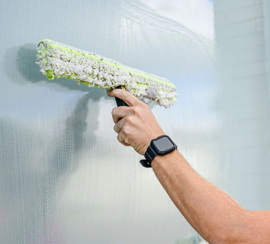 Read more about the article How To Clean Windows Like A Real Pro